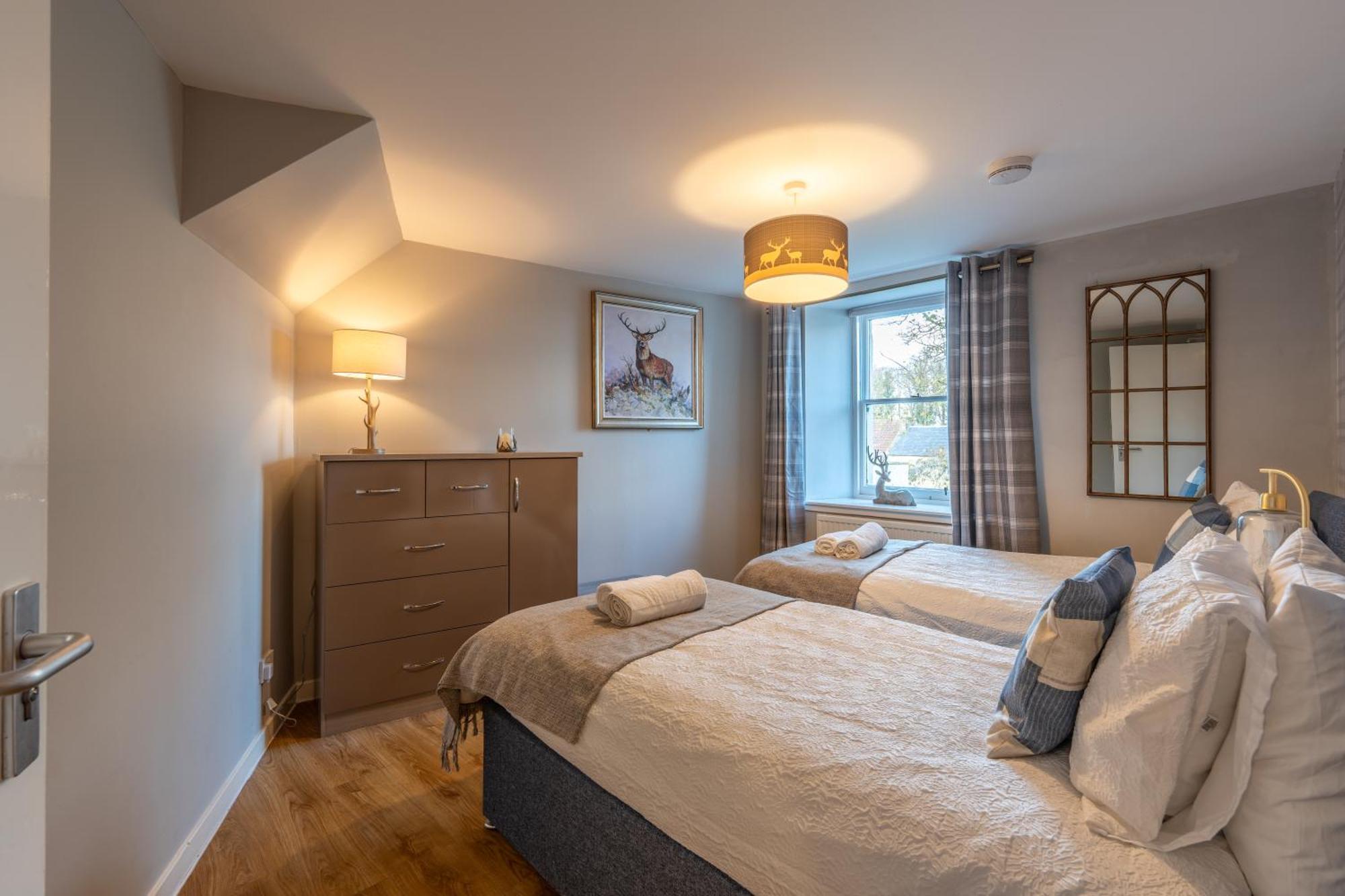 Whinstone Holiday Home In Falkland - Sleeps 8 Extérieur photo