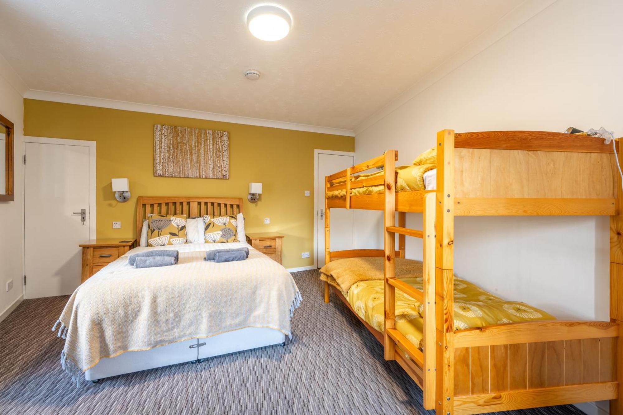 Whinstone Holiday Home In Falkland - Sleeps 8 Extérieur photo